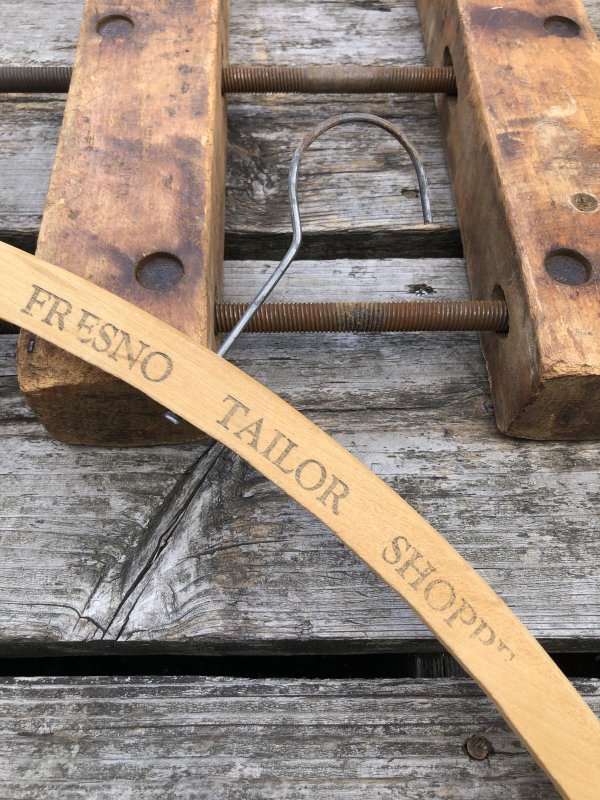 画像1: Vintage USA Advertising Wood Hanger HOTEL FRESNO TAILOR SHOP (R870)