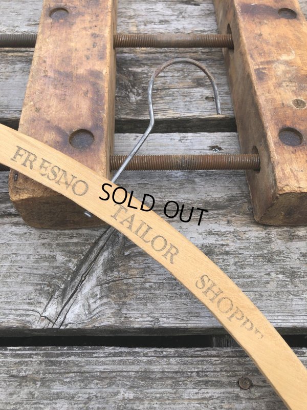 画像1: Vintage USA Advertising Wood Hanger HOTEL FRESNO TAILOR SHOP (R870)
