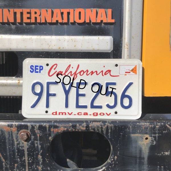 画像1: Original USA California License Plate 9FYE256 (R917)