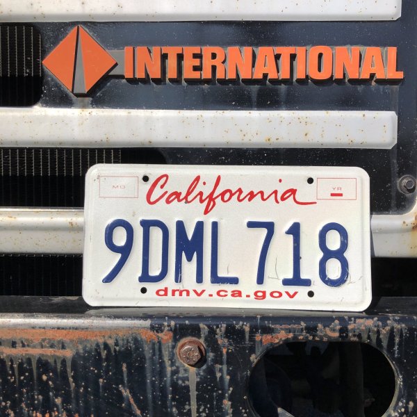 画像1: Original USA California License Plate 9DML718 (R920)