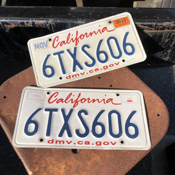 画像1: Original USA California License Plate 6TXS606 SET (R913)