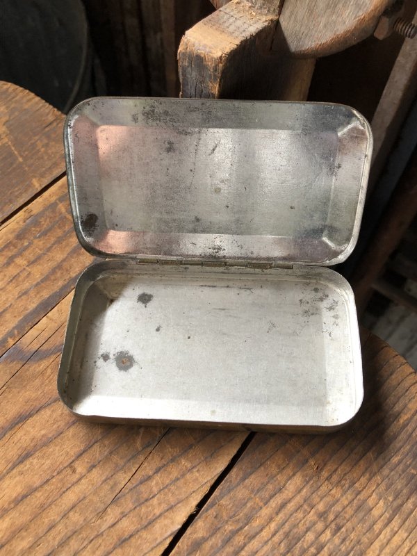 画像2: Vintage Tobacco Tin Van Ribber (R947)