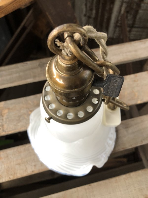 画像2: Vintage U.S.A. Milk Glass Globe Pendant Hanging Lamp (A004)