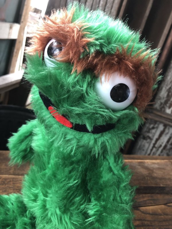 画像8: 70s Vintage Knickerbocker Sesame Street Oscar Plush Doll 43cm (A023)