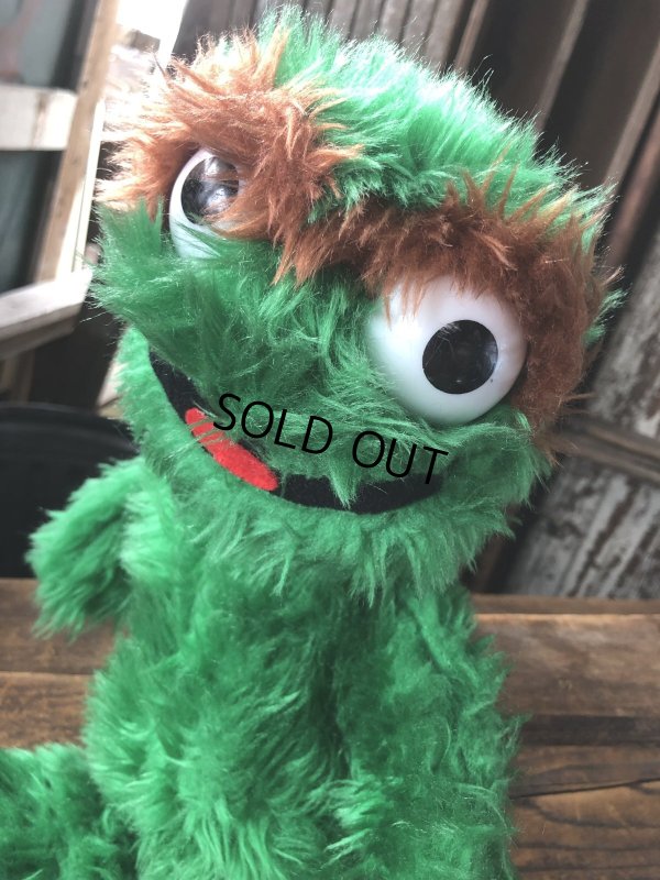 画像8: 70s Vintage Knickerbocker Sesame Street Oscar Plush Doll 43cm (A023)