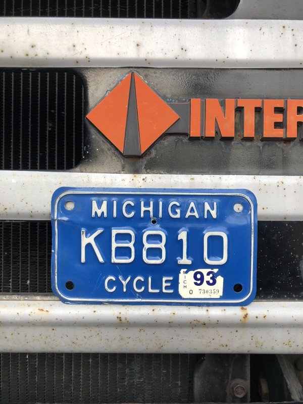 画像1: Vintage License Plate MICHIGAN KB810 CYCLE (A041)