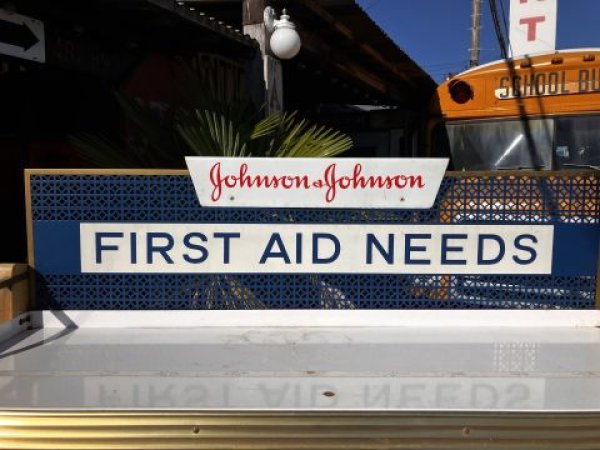 画像2: 【店舗引き取り限定】 Vintage Johnson and Johnson Advertising FIRST AID NEEDS Store Display Shelf Rack HTF!  (A050)