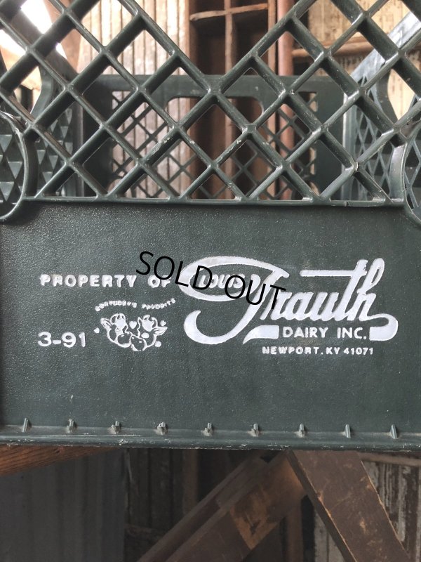画像4: Vintage USA  DAIRY FOODS Heavy Duty Plastic Milk Crate LOUIS Trauth Dairy Inc. (Q) 
