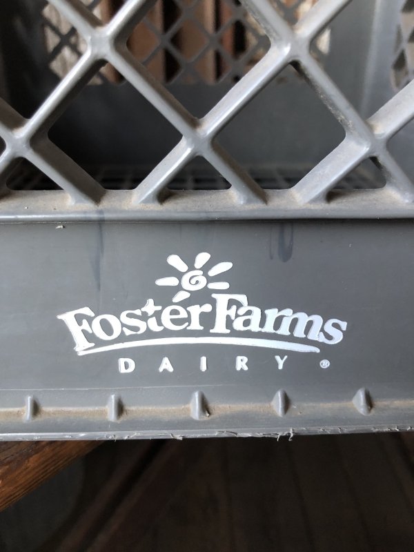 画像4: Vintage USA  DAIRY FOODS Heavy Duty Plastic Milk Crate Foster Farms (M) 