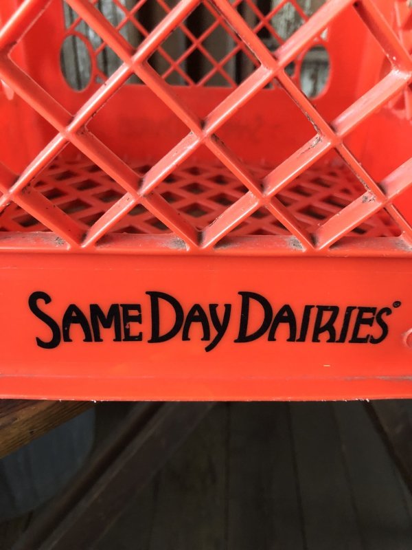 画像4: Vintage USA  DAIRY FOODS Heavy Duty Plastic Milk Crate SAME DAY DAYRIES (R) 