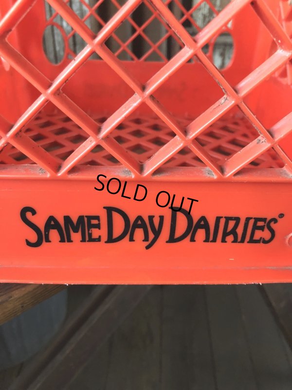 画像4: Vintage USA  DAIRY FOODS Heavy Duty Plastic Milk Crate SAME DAY DAYRIES (R) 