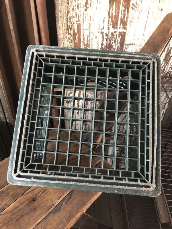 画像8: Vintage USA  DAIRY FOODS Heavy Duty Plastic Milk Crate LOUIS Trauth Dairy Inc. (Q) 
