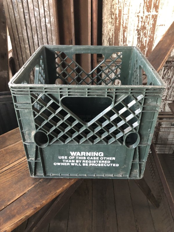 画像2: Vintage USA  DAIRY FOODS Heavy Duty Plastic Milk Crate LOUIS Trauth Dairy Inc. (Q) 