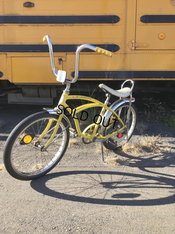 画像1:  【店舗引き取り限定】Vintage Schwinn Bicycle Stingray Junior Yellow 20" (A069)