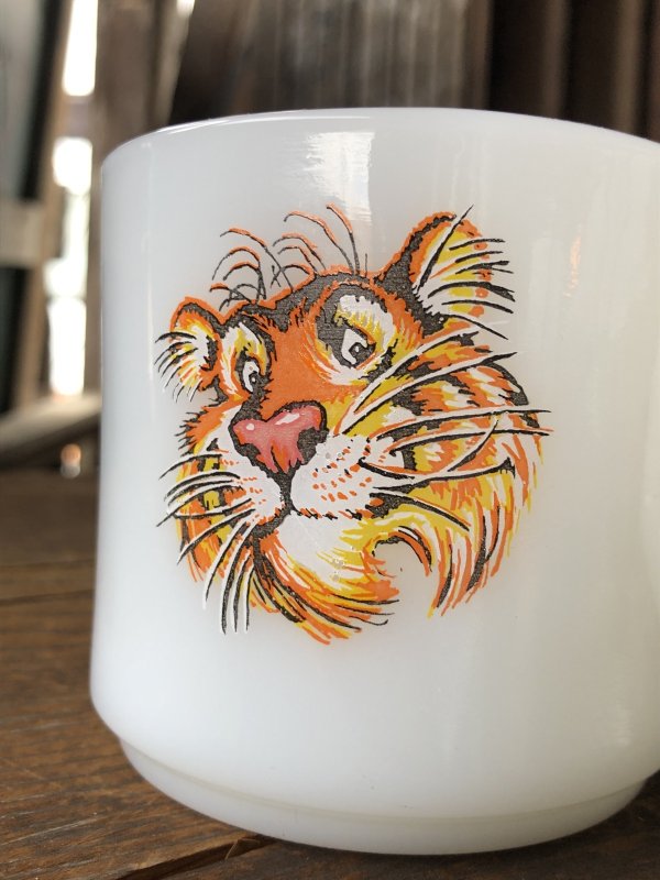 画像9: Vintage Fire King  EXXON Esso Tiger Mug (A111)