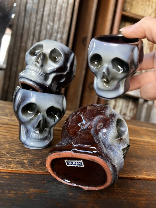画像2: 50s Vintage SKULL " LAY OFF " Poison Decanter Bottle w/Shot Glass (B619)