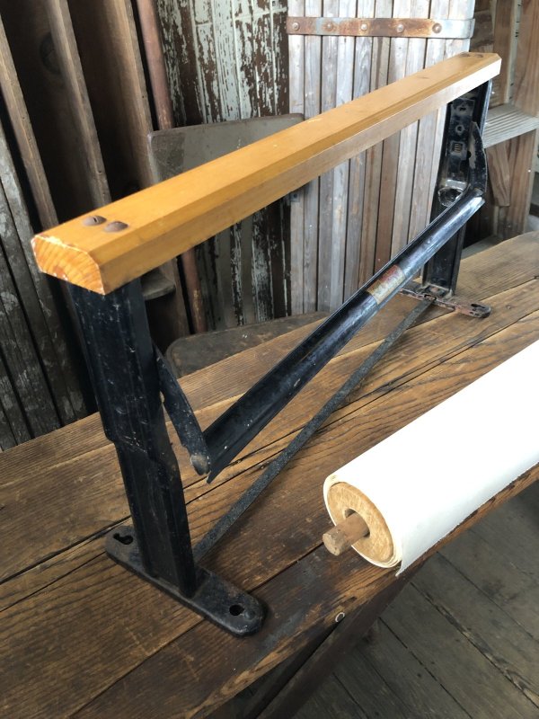 画像15: Vintage General Store Counter Top Paper Roll Holder Cutter Dispenser (A123) 