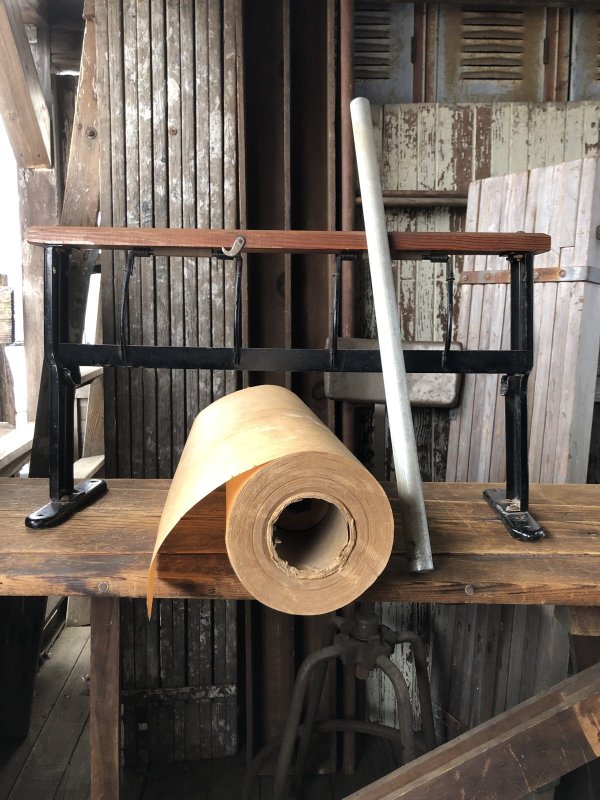 画像13: Vintage General Store Counter Top Paper Roll Holder Cutter Dispenser (A124) 