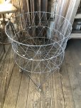 画像2: Vintage Metal Wire Folding Laundry Cart Basket on Wheels (A131)  (2)