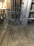 画像13: Vintage Metal Wire Folding Laundry Cart Basket on Wheels (A131)  (13)