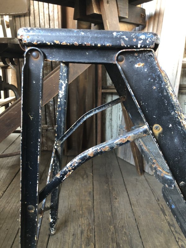 画像12: Vintage Metal Step Ladder (A133)