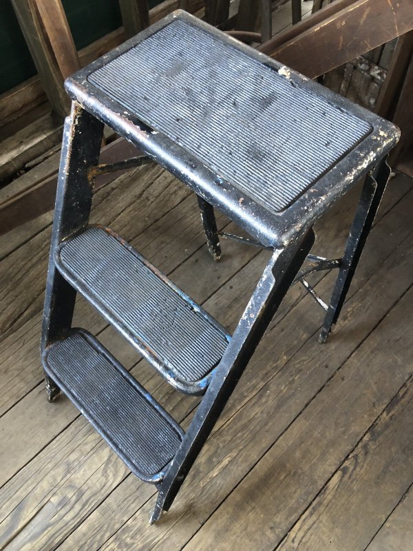 画像9: Vintage Metal Step Ladder (A133)