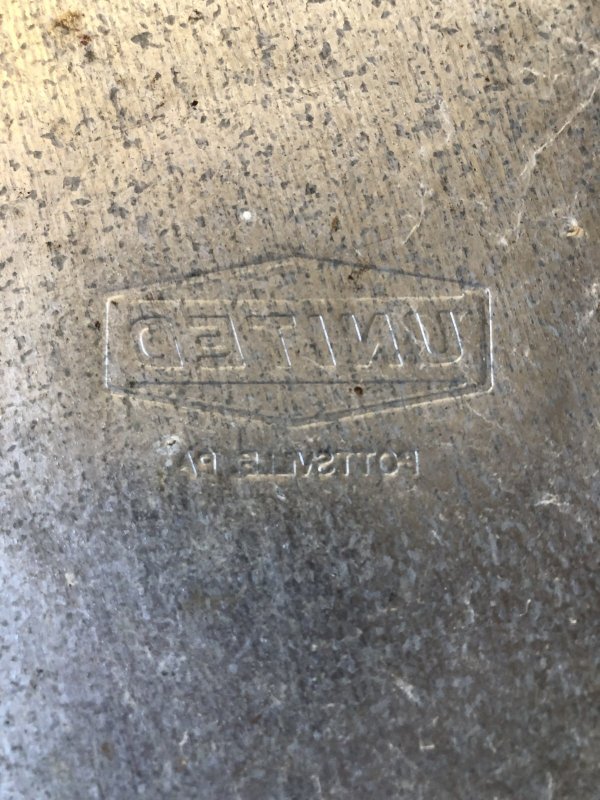 画像15: Vintage UNITED Pennsylvania Industrial Dome Top Torpedo Trash Can (A135)