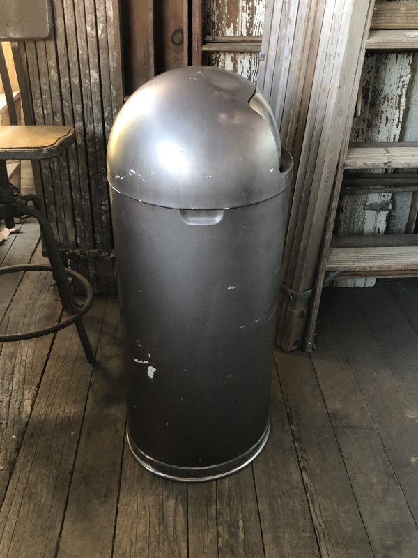 画像6: Vintage UNITED Pennsylvania Industrial Dome Top Torpedo Trash Can (A135)