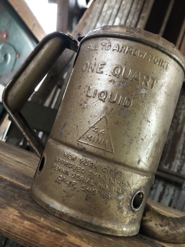 画像6: Vintage One Quart Oil Dispenser Jug Swing Pout (A140)