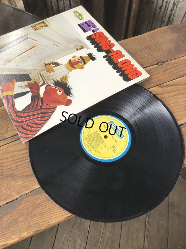 画像2: 70s Vintage LP Sesame Street Bert & Ernie Sing-Along (A210) 