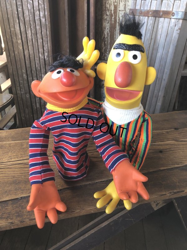 画像1: 70s Vintage Sesame Street Ernie and Bert Hand Puppet Doll SET (A209)
