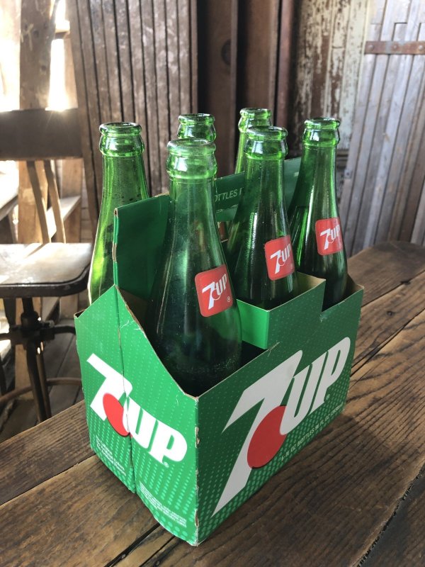 画像2: 70s Vintage 7UP Soda Green Glass Bottle 16FL OZ w/ 6 Pack Cardboard Carrier SET (A226) 