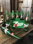 画像1: 70s Vintage 7UP Soda Green Glass Bottle 16FL OZ w/ 6 Pack Cardboard Carrier SET (A226)  (1)