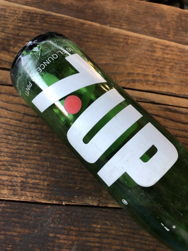 画像9: 70s Vintage 7UP Soda Green Glass Bottle 16FL OZ (A234) 