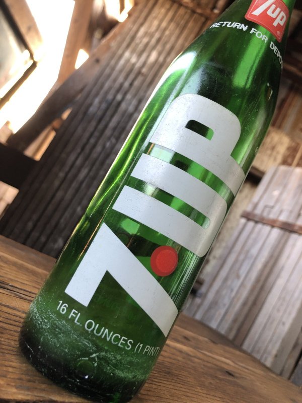 画像8: 70s Vintage 7UP Soda Green Glass Bottle 16FL OZ (A234) 
