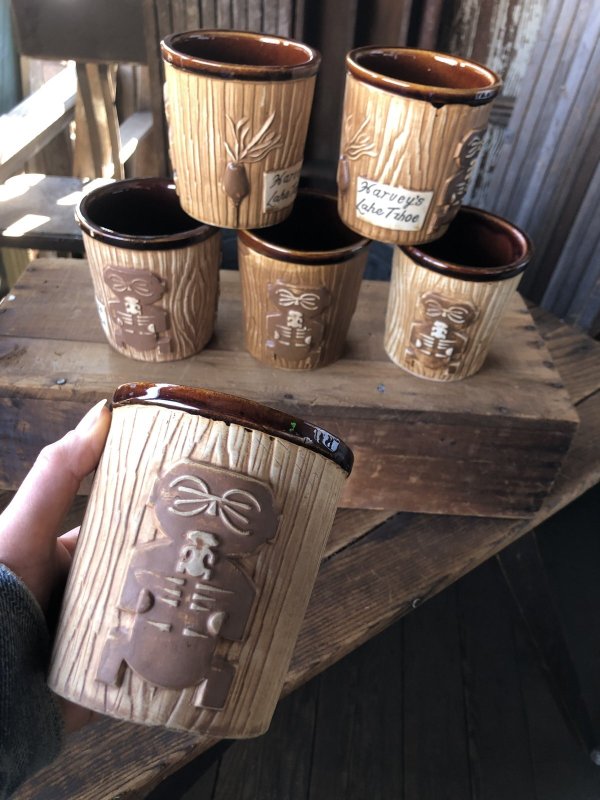 画像1: 60s Vintage Hawaiiana Harveys Lake Tahoe Tiki Barrel Mug (A239)