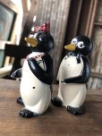 画像2: 50s Vintage Kool Cigarettes Advertising Millie and Willie Penguin Salt/Pepper Shakers (A252) (2)