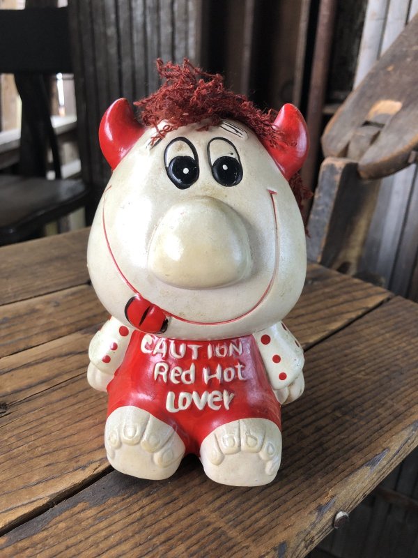 画像2: 70s Vintage Russ Berrie Wilbur Family Wilbur and Friends Ceramic Bank CAUTION Red Hot Lover (A312)