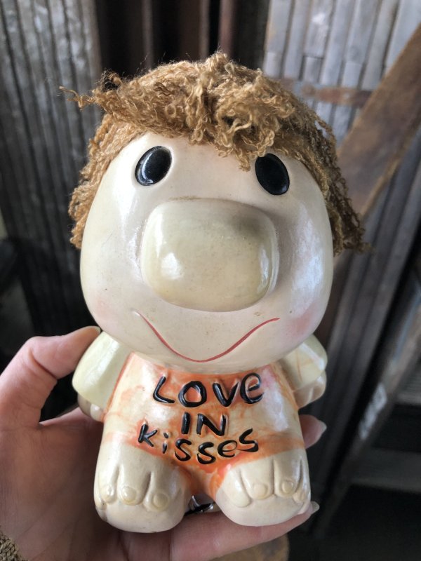 画像1: 70s Vintage Russ Berrie Wilbur Family Wilbur and Friends Ceramic Bank Love IN Kisses (A310)