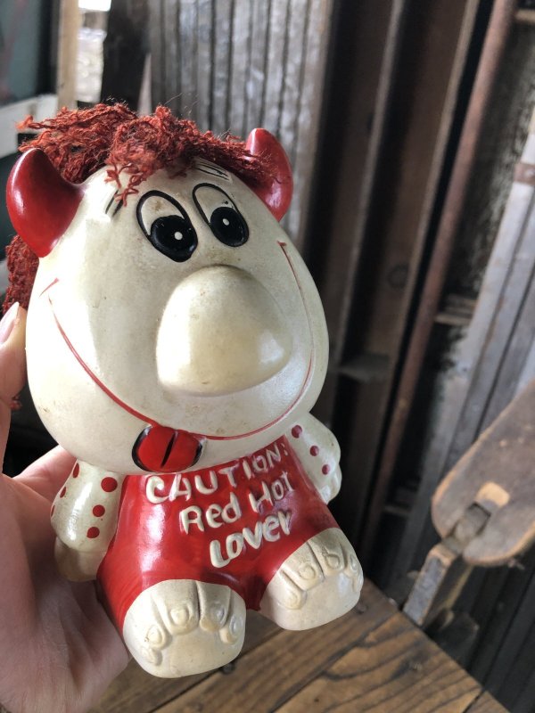 画像1: 70s Vintage Russ Berrie Wilbur Family Wilbur and Friends Ceramic Bank CAUTION Red Hot Lover (A312)