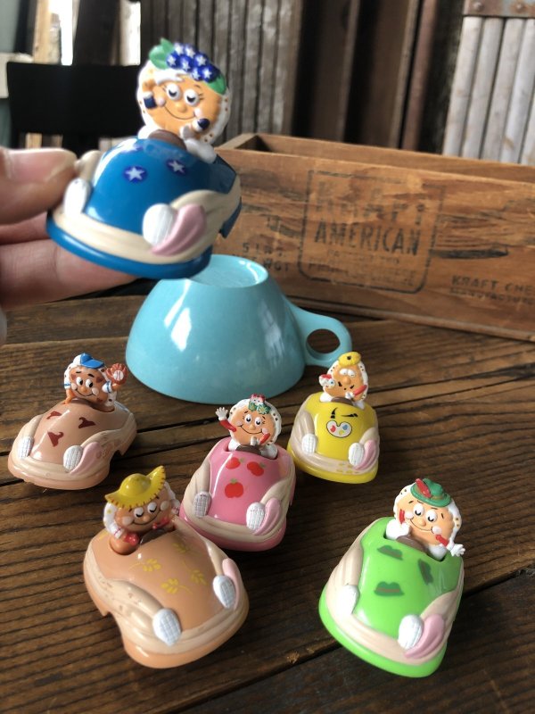 画像7: 90s Vintage IHOP Pancake Kids Meal Toy Pull-Back Car Bonnie Blueberry (A372)