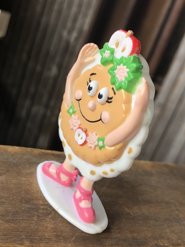 画像2: 90s Vintage IHOP Pancake Kids Meal Toy PVC Cynthia Cinnamon Apple (A374)