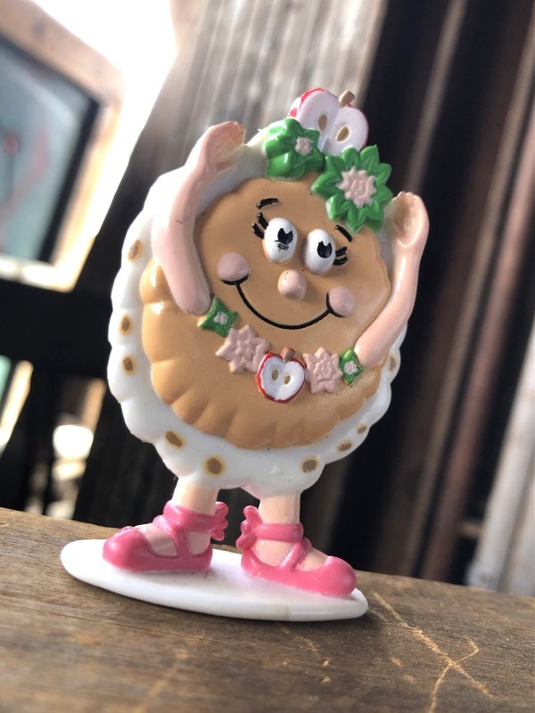 画像4: 90s Vintage IHOP Pancake Kids Meal Toy PVC Cynthia Cinnamon Apple (A374)