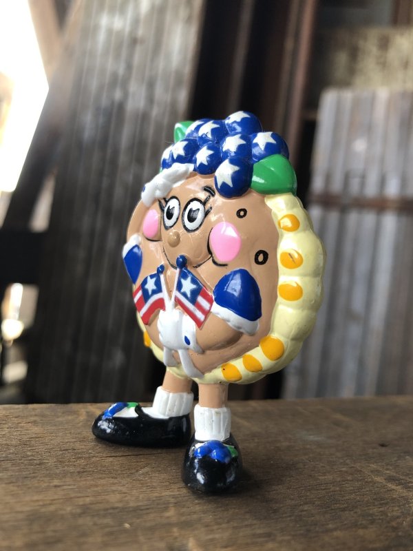 画像2: 90s Vintage IHOP Pancake Kids Meal Toy PVC Bonnie Blueberry (A378)