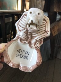 Vintage Nodding Skeleton KEEP ON SMOKING Ceramic Ashtray Made in JAPAN (A388)