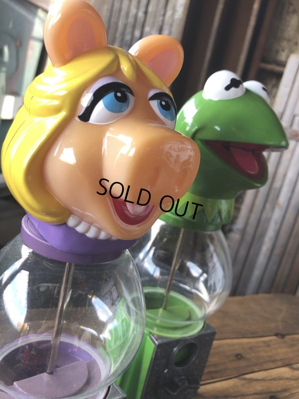 画像9: 00s The Muppet Show Kermit the Frog and Miss Piggy Gumball Machines (A400)