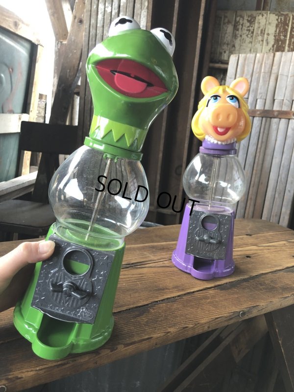 画像15: 00s The Muppet Show Kermit the Frog and Miss Piggy Gumball Machines (A400)