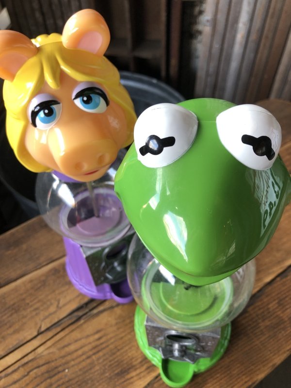 画像8: 00s The Muppet Show Kermit the Frog and Miss Piggy Gumball Machines (A400)