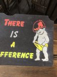画像3:  Vintage Funny Card  " There is a difference " (A460)   (3)