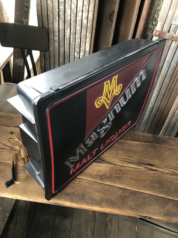 画像3: 80s Vintage Miller Brewing Co MAGNUM Malt Liquor Beer Lighted Store Display Sign (A523) 